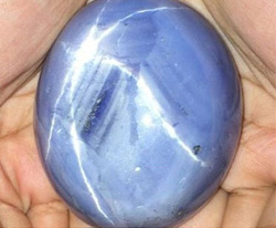 в Шри-Ланке найден голубой сапфир - Звездой Адама